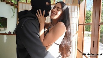 Verified Amateur Shares Tips On Kissing In Hd