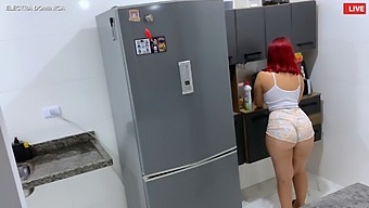 Hired A Maid With A Big Ass In Shorts, Got Aroused And Didn'T Hesitate To Indulge